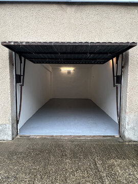 Řadová garáž v Řečkovicích poblíž ul. Kárníkova