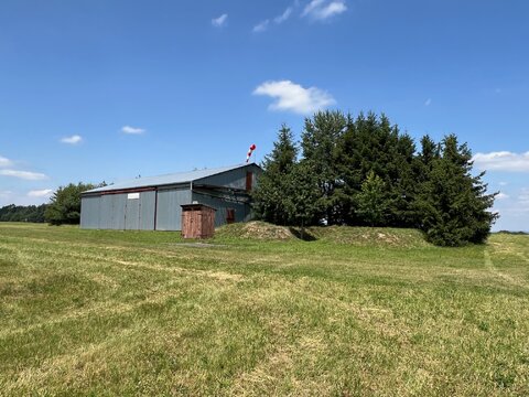 Pozemky s letištěm Borovník