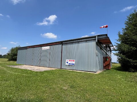 Pozemky s letištěm Borovník