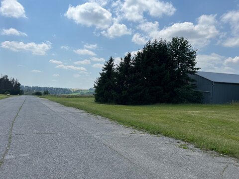 Pozemky s letištěm Borovník